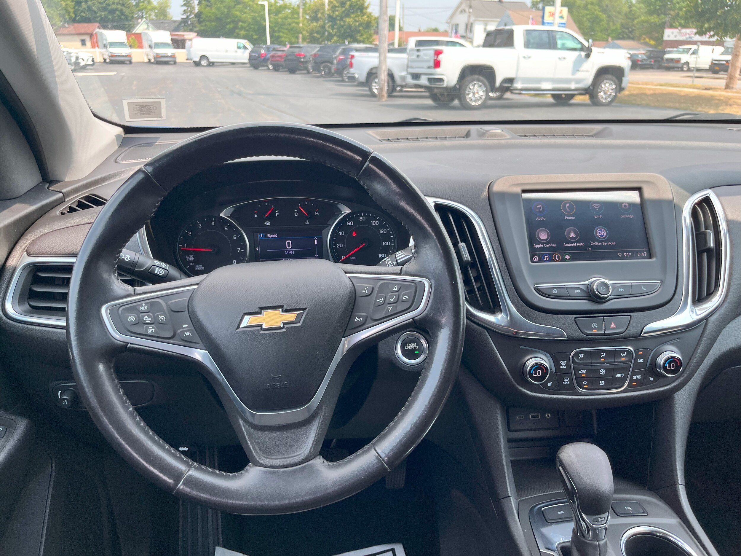 2022 Chevrolet Equinox LT photo 2