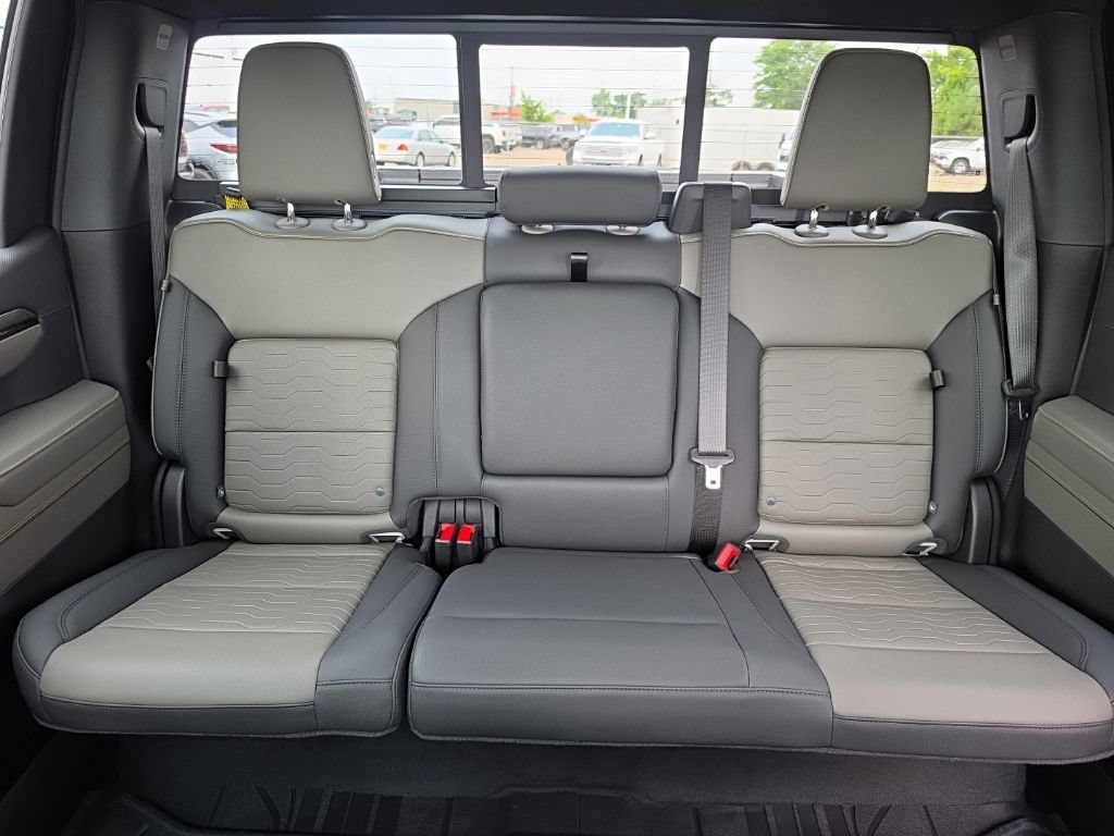2026 Chevrolet Silverado 1500 ZR2 - Photo 18