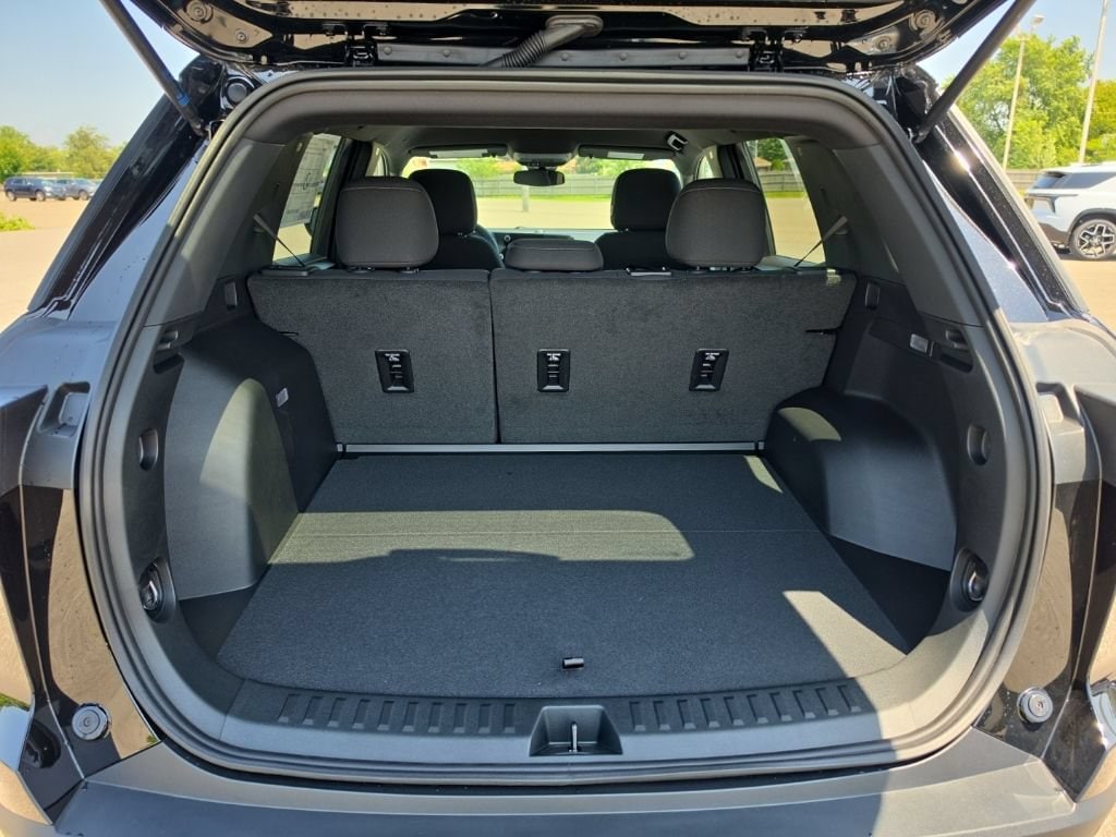 2027 Chevrolet Equinox LT - Photo 15
