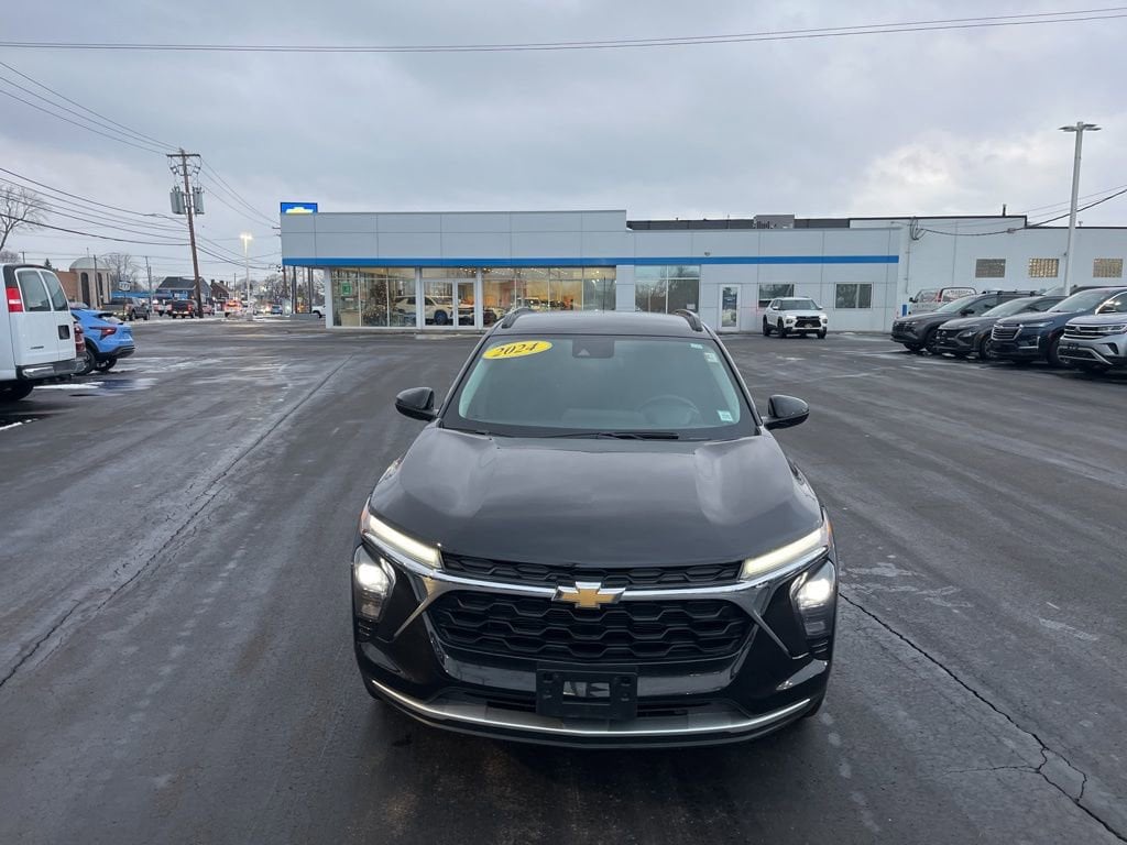 Used 2024 Chevrolet Trax LT SUV