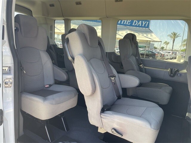 2020 Ford Transit Passenger Van XLT - Photo 25