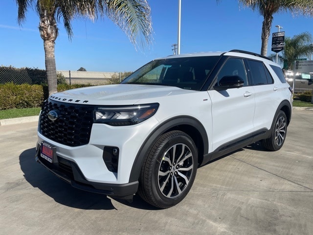 2026 Ford Explorer ST-LINE's photo