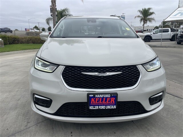 2021 Chrysler Pacifica Touring L photo 2