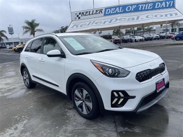 2022 Kia Niro LX photo 2
