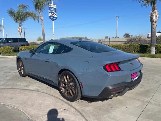 2025 Ford Mustang GT Premium photo 3