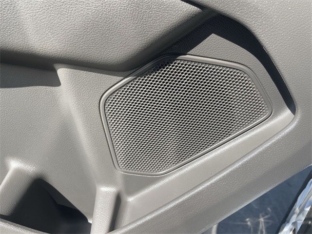 2020 Ford Transit Passenger Van XLT - Photo 22