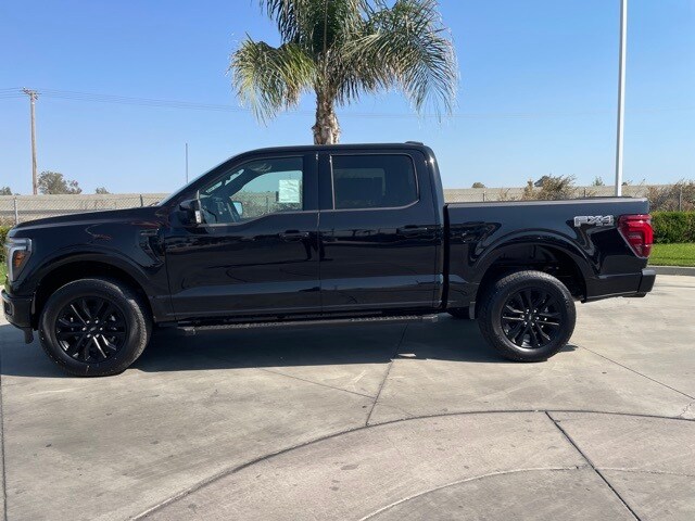 2025 Ford F-150 Lariat photo 2