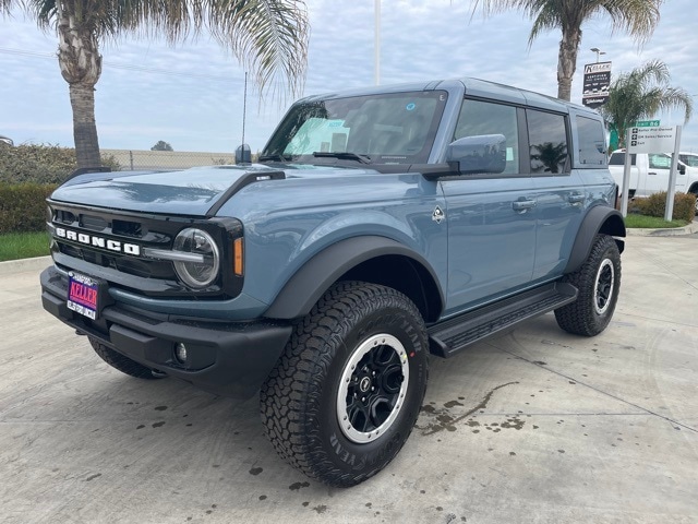 2025 Ford Bronco 4-Door Outer Banks's photo