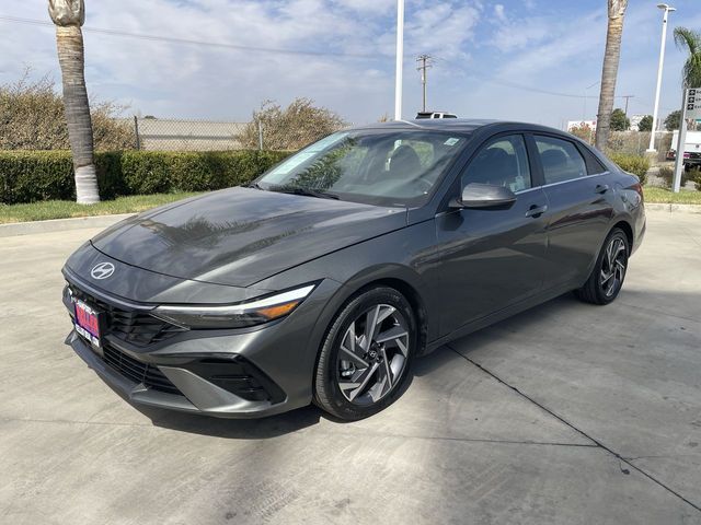2025 Hyundai Elantra Limited Sedan