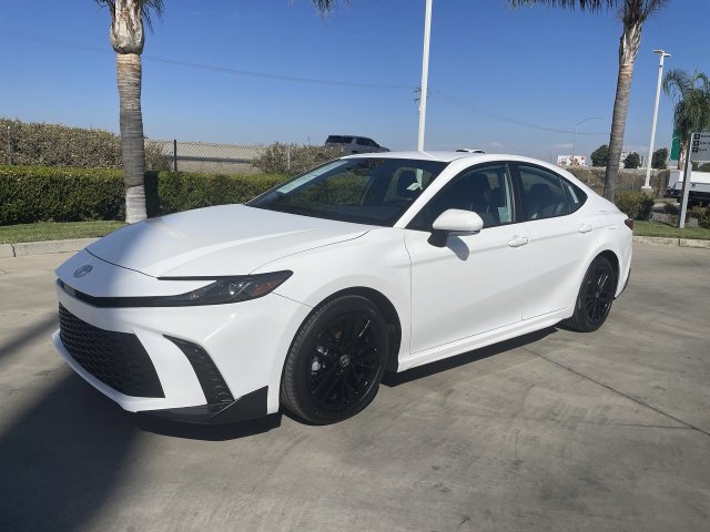 2025 Toyota Camry SE Sedan