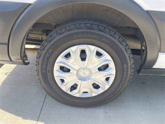 2020 Ford Transit Passenger Van XLT - Photo 31
