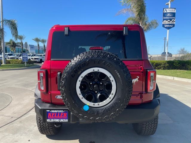 2026 Ford Bronco Outer Banks photo 4