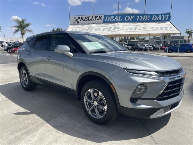 2024 Chevrolet Blazer 2LT photo 2