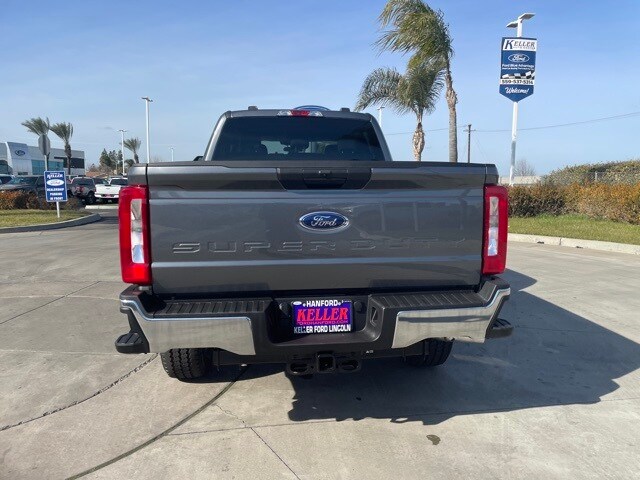 2025 Ford F-250 photo 4