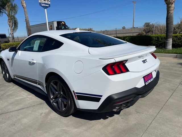 2025 Ford Mustang GT Premium photo 3