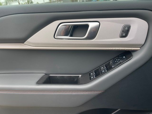 2026 Ford Explorer Active - Photo 19