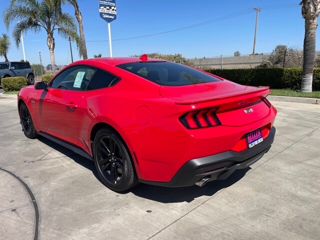 2025 Ford Mustang GT photo 3