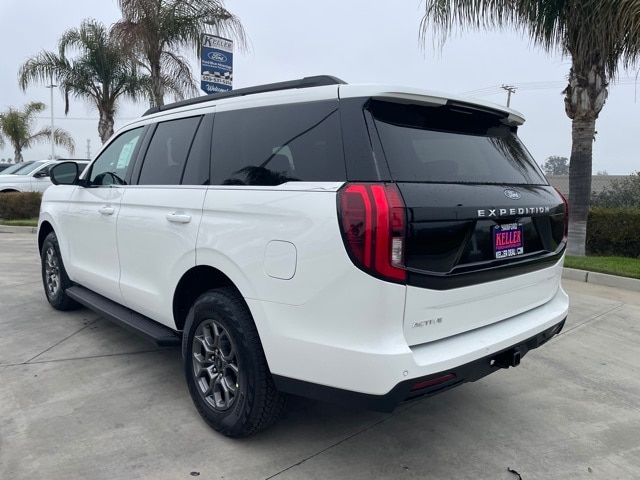 2026 Ford Expedition photo 3