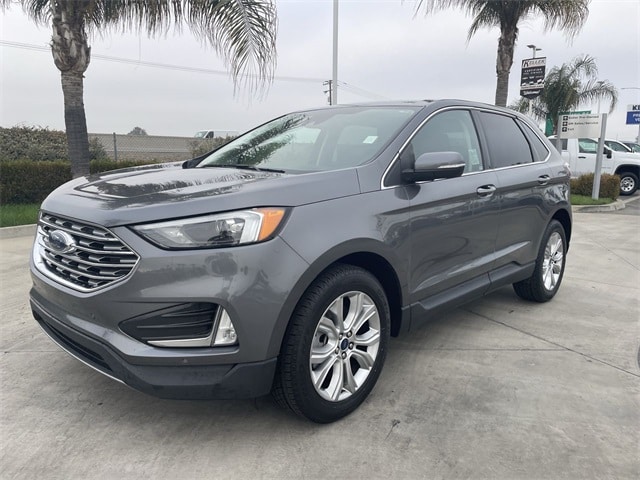 2022 Ford Edge Titanium's photo