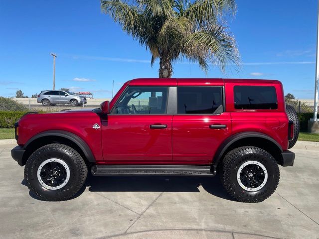2026 Ford Bronco Outer Banks photo 2