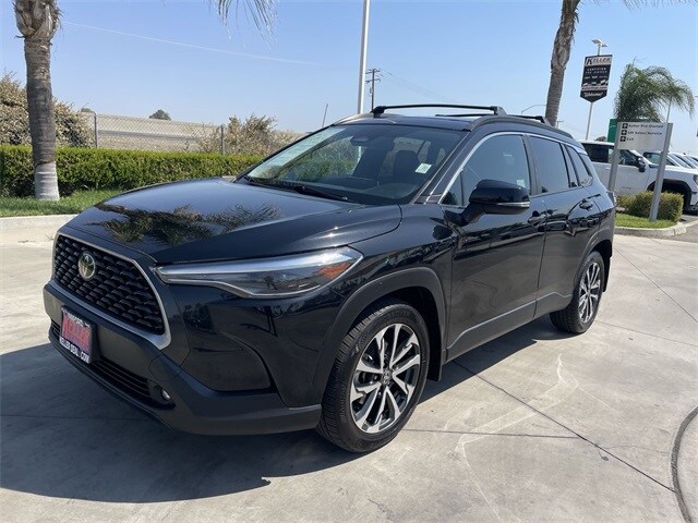 2023 Toyota Corolla Cross XLE photo 4