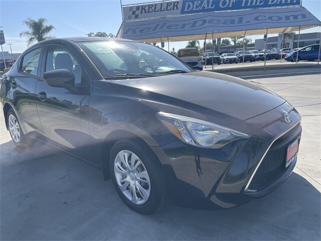 2019 Toyota Yaris L photo 2