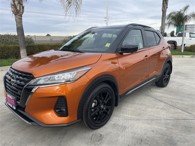 2022 Nissan Kicks SR's photo