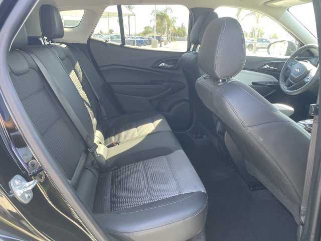 2025 Chevrolet Trax LT - Photo 25