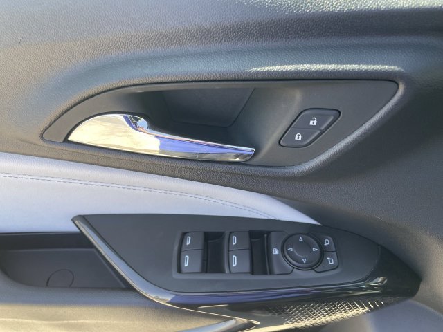 2025 Chevrolet Trax LT - Photo 21