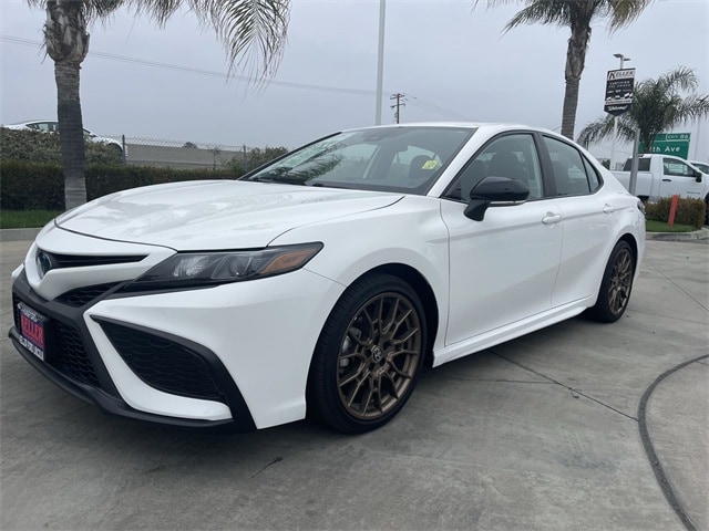 2023 Toyota Camry SE's photo