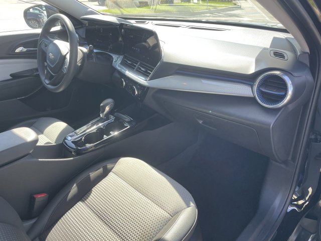 2025 Chevrolet Trax LT - Photo 27