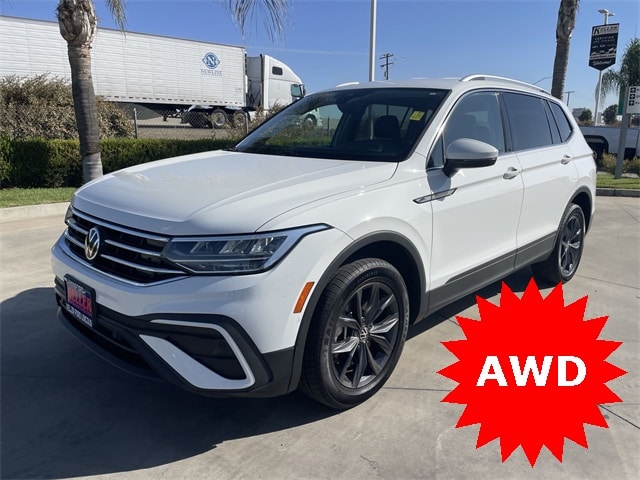 2024 Volkswagen Tiguan SE's photo