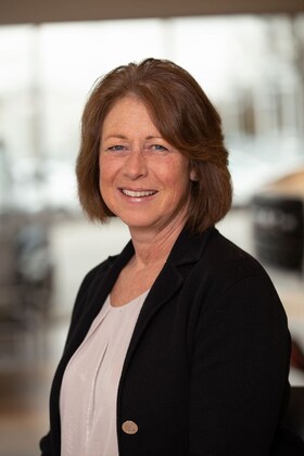 Staff member ANGIE MCCLAIN from a5f4286edc20