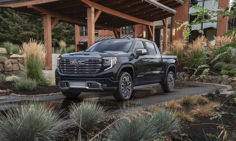 2025 GMC Sierra 1500 Exterior Parked On A Driveway