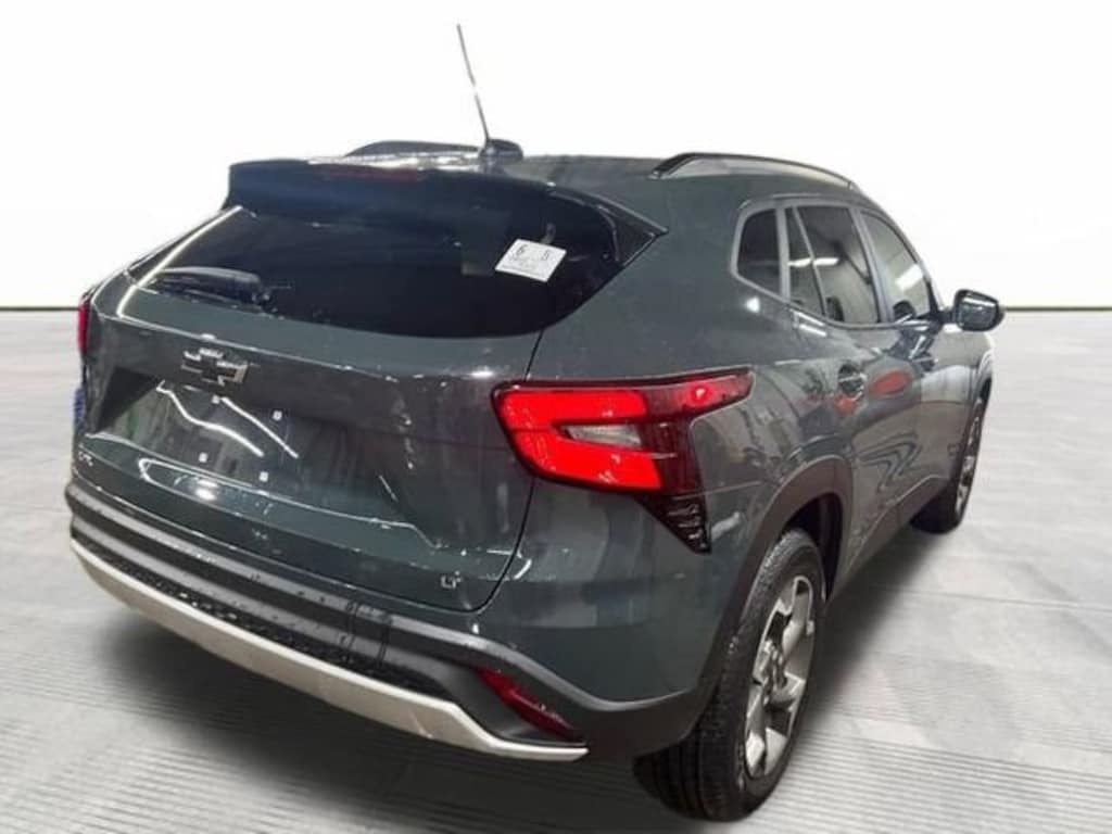Used 2025 Chevrolet Trax LT SUV