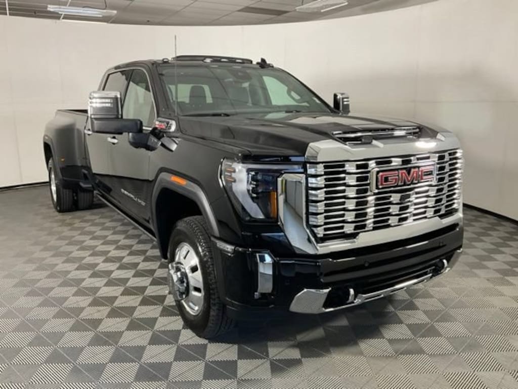 Used 2025 GMC Sierra 3500 HD Denali DRW Truck