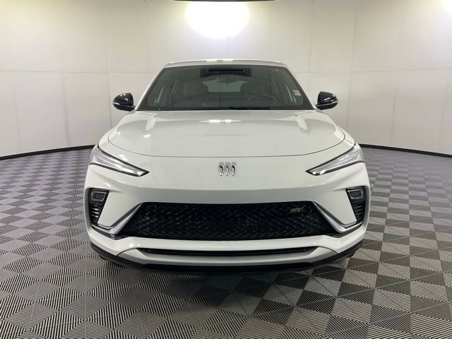 2024 Buick Envista ST photo 2