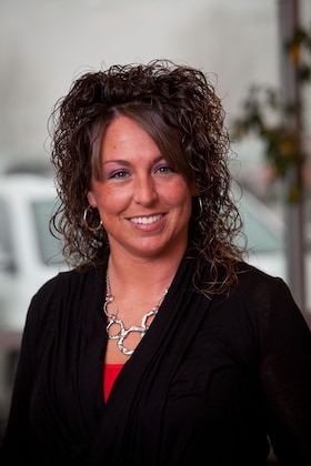 Staff member Lynn Farlee from eed885de91ce