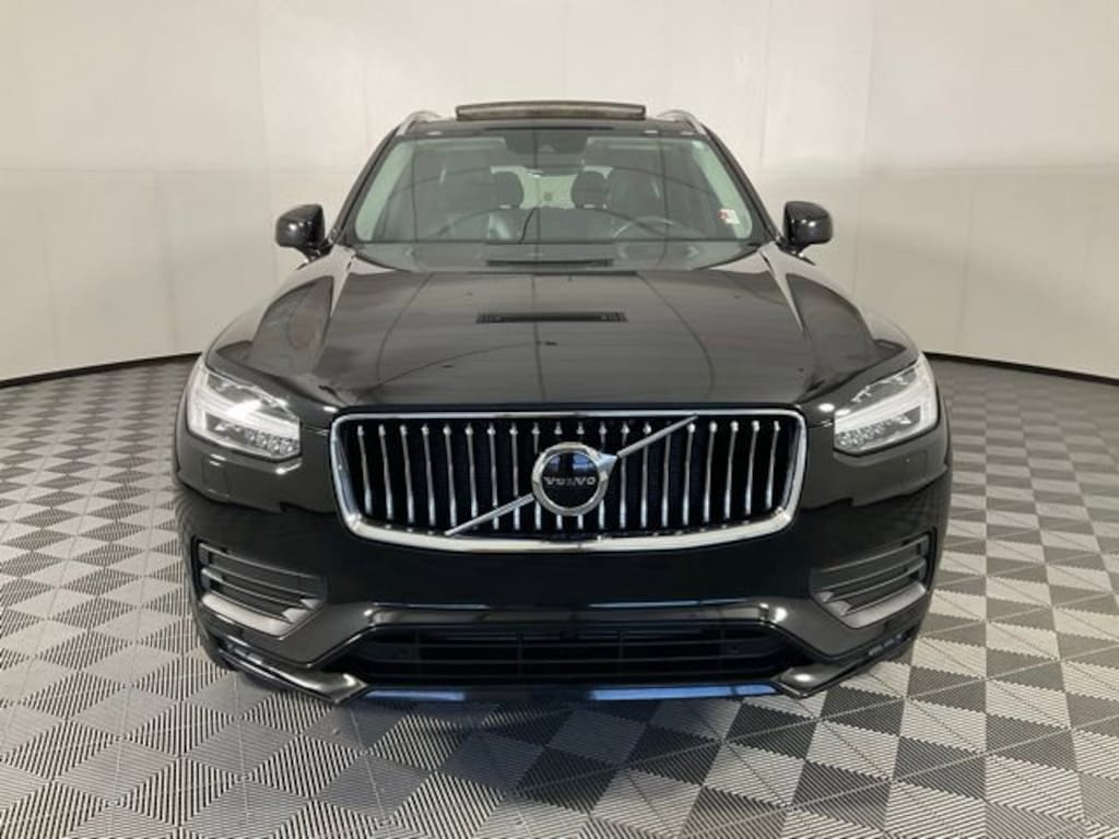 Used 2021 Volvo XC90 Momentum