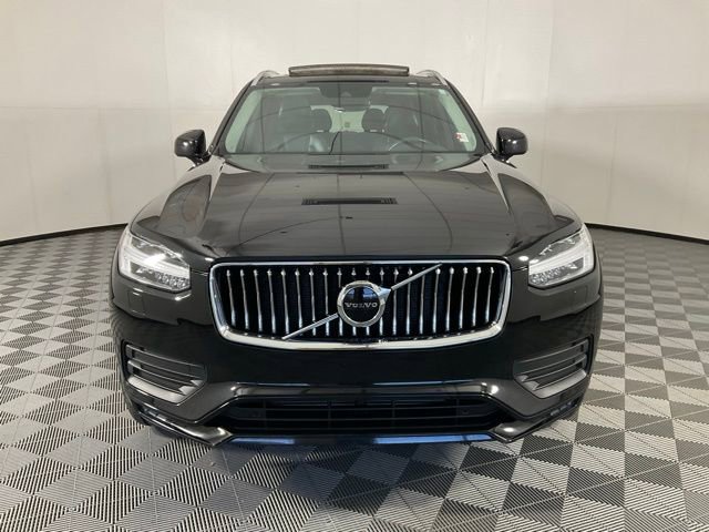 2021 Volvo XC90 Momentum photo 2