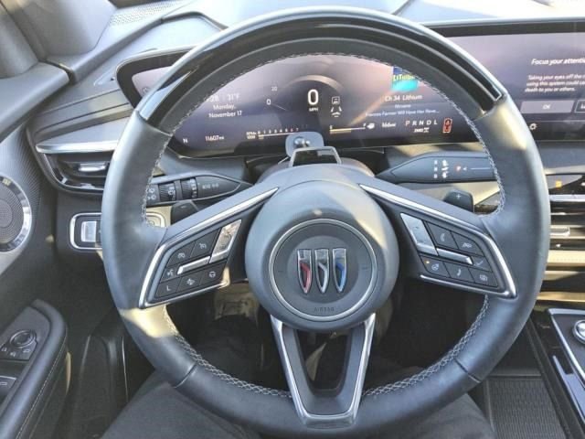 2025 Buick Enclave Avenir photo 2