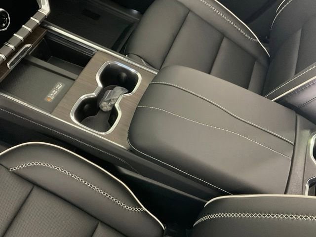 2026 GMC Acadia Denali - Photo 21