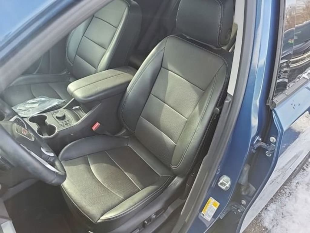 Used 2024 GMC Terrain SLT SUV