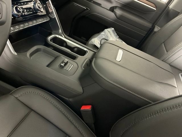 2026 GMC Sierra 3500HD Denali - Photo 17