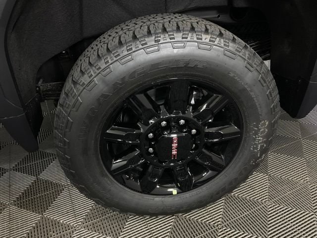 2026 GMC Sierra 2500HD AT4 - Photo 46