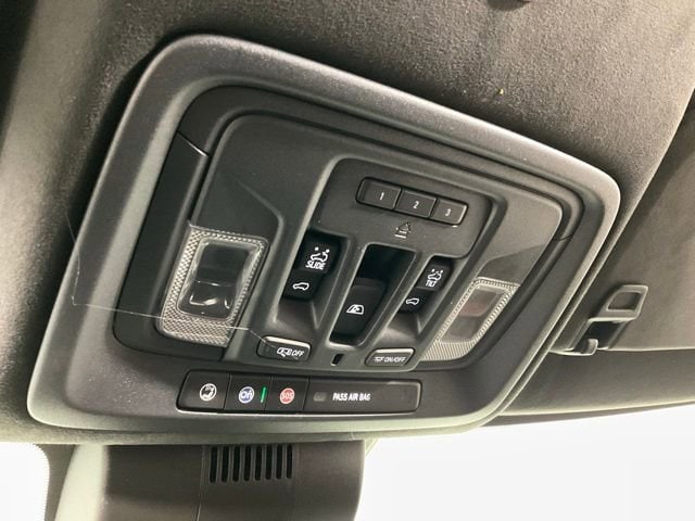 2025 GMC Sierra 3500HD Denali Ultimate - Photo 17