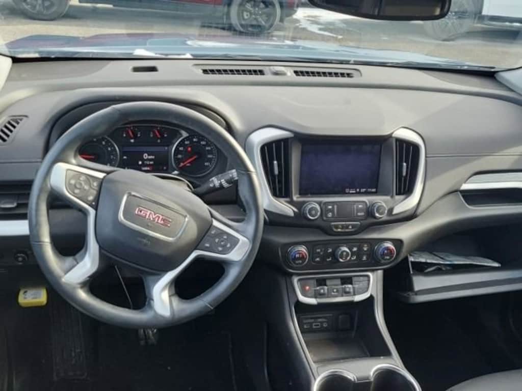 Used 2024 GMC Terrain SLT SUV