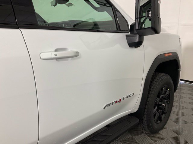 2026 GMC Sierra 2500HD AT4 - Photo 9
