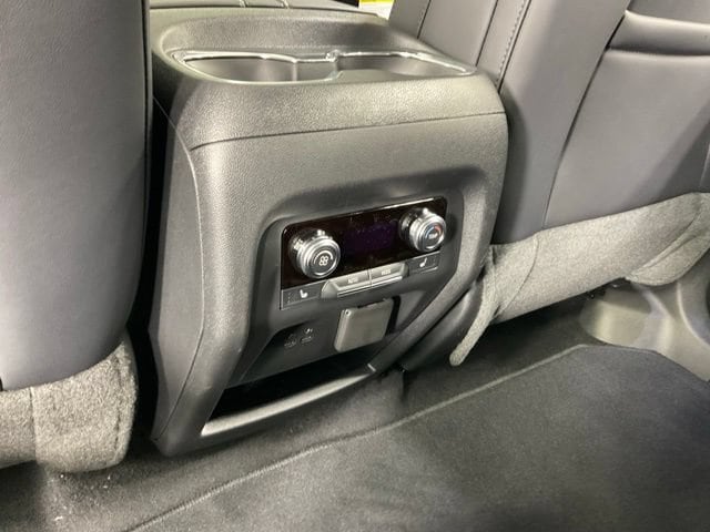 2027 GMC Acadia Elevation - Photo 26
