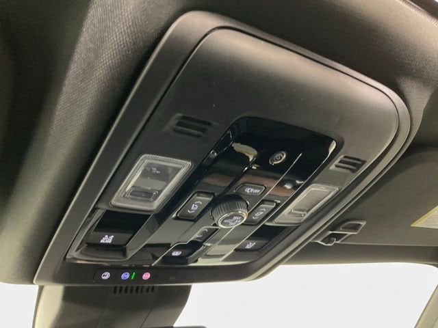 2026 GMC Yukon XL Denali - Photo 17